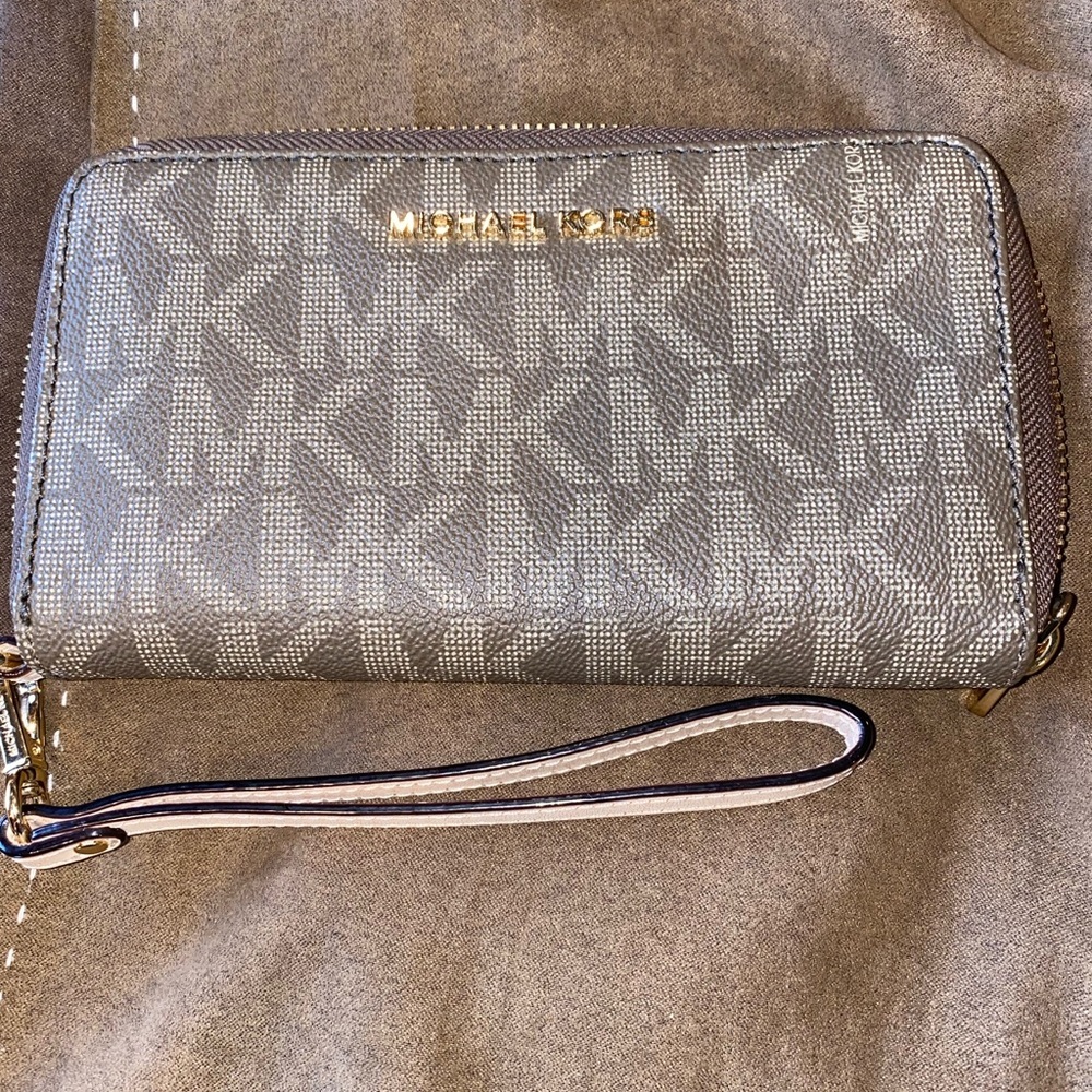 Michael Kors Jet Set Travel